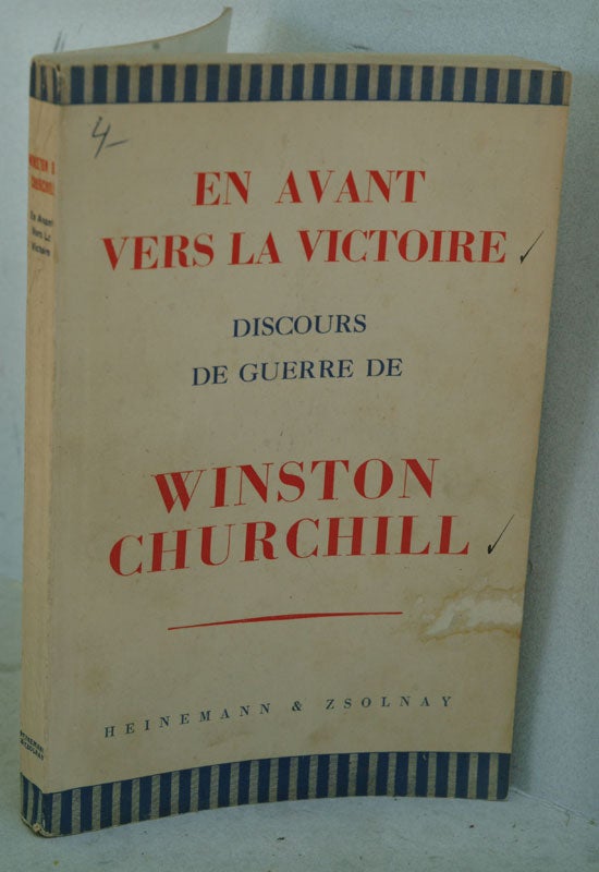 Item #21354 En Avant vers la Victoire (French translation of Onwards to Victory). Winston S. Churchill.